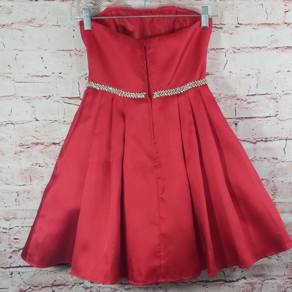 B Darlin 1/2 Red Strapless Dress Pockets Juniors - Picture 5 of 7